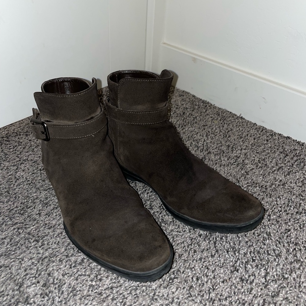 Tod’s suede Jodhpur boot